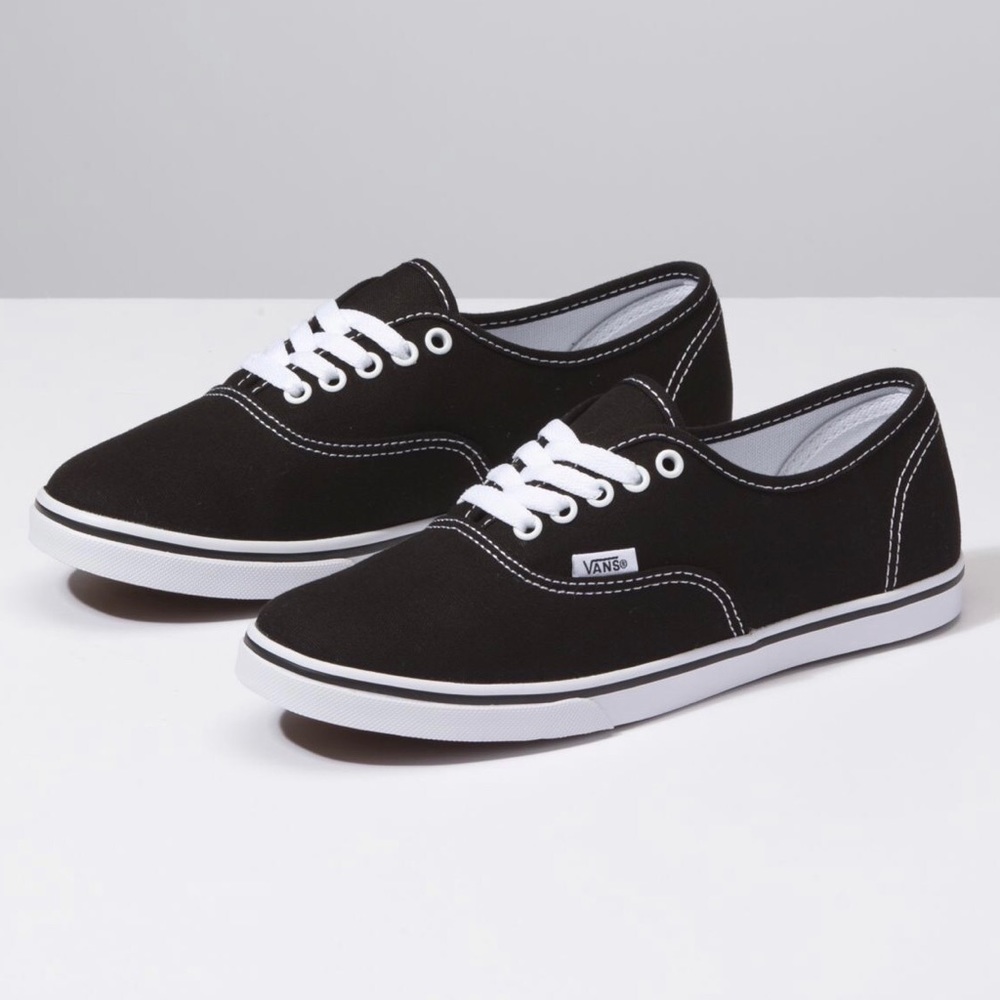 Black Vans Authentic LO Pro
